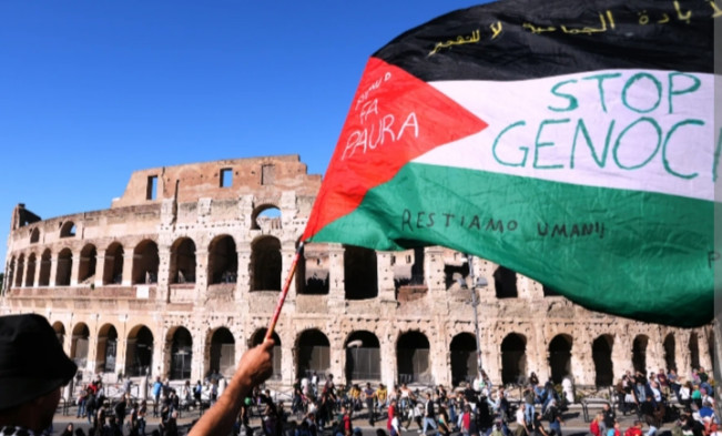 Bentrok Ribuan Massa pro-Palestina dan Polisi Warnai Laga Italia vs Israel